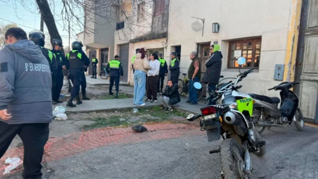 图库曼的悲剧:一名男子杀死了自己 8 岁的儿子,然后结束了自己的生命 图库曼的悲剧:一名男子杀死了自己 8 岁的儿子,然后结束了自己的生命