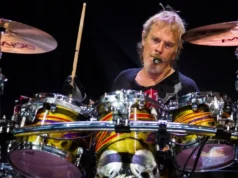 ZZ Top 鼓手 Frank Beard 去世,享年 77 岁 Kid Rock In Concert