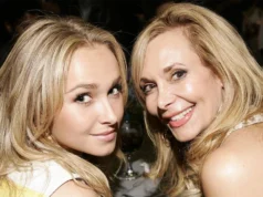 《纳什维尔》明星海顿·潘妮蒂尔 (Hayden Panettiere) 36 岁去世后,她的母亲将矛头指向布里安娜·希克森 (Brianne Hickerson) Hayden Panettiere sits next to mom Lesley Vogel