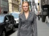 海瑟·格雷厄姆 (Heather Graham) 身穿比基尼在浪漫的意大利度假中炫耀自己健康的身材 Heather Graham flaunts fit physique in bikinis on romantic Italian escape