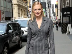 海瑟·格雷厄姆 (Heather Graham) 身穿比基尼在浪漫的意大利度假中炫耀自己健康的身材 Heather Graham flaunts fit physique in bikinis on romantic Italian escape