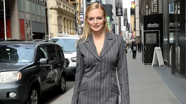 海瑟·格雷厄姆 (Heather Graham) 身穿比基尼在浪漫的意大利度假中炫耀自己健康的身材 海瑟·格雷厄姆 (Heather Graham) 身穿比基尼在浪漫的意大利度假中炫耀自己健康的身材