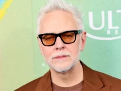 詹姆斯·古恩 (James Gunn) 在派拉蒙与华纳兄弟合并期间提供 DCU 最新消息,并揭穿了蝙蝠侠的《勇敢与无畏》报告 James Gunn Gives DCU Update Amid Paramount-Warner Bros. Merger & Debunks Batman's 'The Brave & The Bold' Report