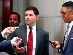 NFL 老板卖淫被捕,HCC 辩护:“急需钱” NFL owner's prostitution arrest puts top Dem committee on defense: 'So desperate for cash'