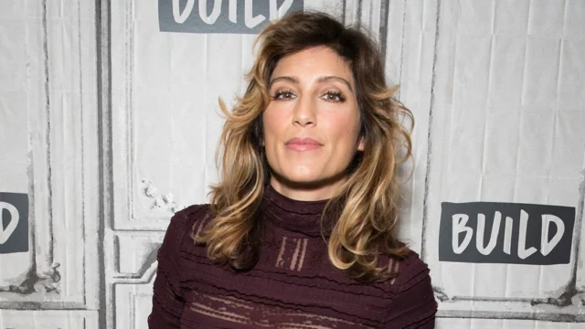 'Blue Bloods' star Jennifer Esposito says she was locked in psych ward as health battle spiraled 'Blue Bloods' star Jennifer Esposito says she was locked in psych ward as health battle spiraled