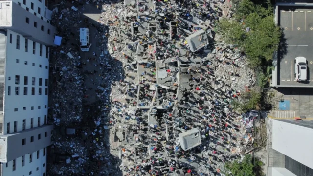 Magnitude 7.4 quake rocks western Colombia, killing at least 111 people Residents and rescue workers search through the rubble after an earthquake struck Cali, Colombia, Monday, Aug. 10, 2026.
