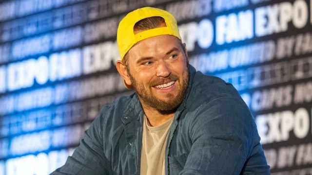 ‘Twilight’ star Kellan Lutz traded California for Tennessee land and Bible studies Kellan Lutz at the Meet the Cullens panel during FanExpo Chicago 2025.