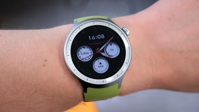 Motorola Moto Watch (2026) review: Looks can be deceiving - Engadget Motorola Moto Watch (2026) review: Looks can be deceiving - Engadget