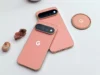 据报道,谷歌计划将所有 Pixel 生产迁出中国 – cnBeta.COM The Google Pixel 11 Pro and Pro XL laying facw-down on a table with the HiLight feature lit up.