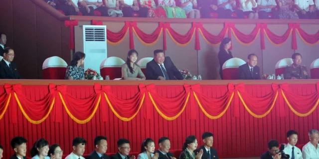 《华尔街日报》：特朗普的“专制独裁者”游戏让分析师担心代价高昂的适得其反