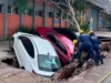 令人震惊的视频:阿雷格里港地面裂开,三辆车被困 – Diario Panorama Video impactante: el suelo se abrió en Porto Alegre y tres autos quedaron atrapados - Diario Panorama