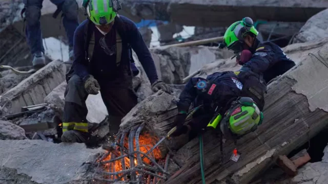 Terremoto en Colombia: más de 180 muertos y buscan a miles de sobrevivientes entre los escombros Terremoto en Colombia: más de 180 muertos y buscan a miles de sobrevivientes entre los escombros