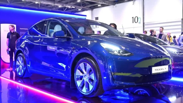 Tesla Has to Fix 20,000 Vehicles With Too-Bright Headlights It’s Known About Since 2024 Tesla Has to Fix 20,000 Vehicles With Too-Bright Headlights It’s Known About Since 2024