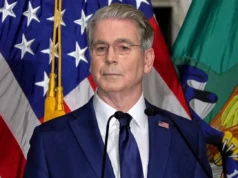 伊朗政权会崩溃吗?专家评估贝森特削减财务生命线的尝试 Could Iran’s regime collapse? Experts assess Bessent’s bid to sever financial lifelines