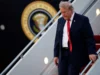 特朗普批评“巨大”错误可能“将我们推向悬崖” Trump slammed for 'massive' mistake that could 'push us over the edge'
